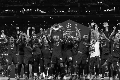 中超-莱昂纳多梅开二度 上海海港险胜武汉三镇