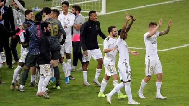 施洛特贝克：拜仁目前已拉开积分差距；为拿亚军