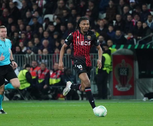 晚安！库里26秒准绝杀，砍31+7+7遭使绊险受伤，勇士120-113雄鹿