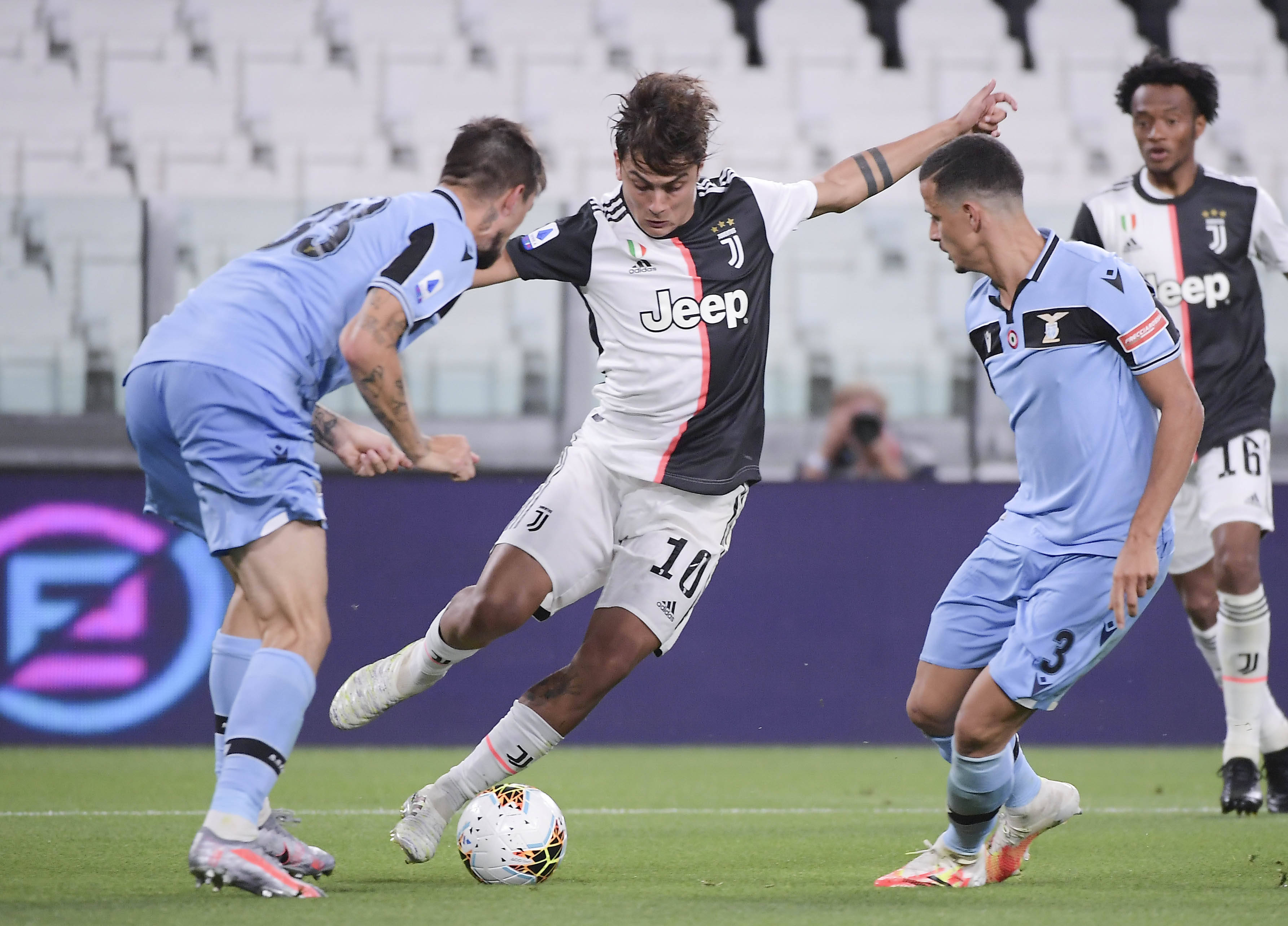 三连平背后，曼城的“完美”足球为何突然失灵？